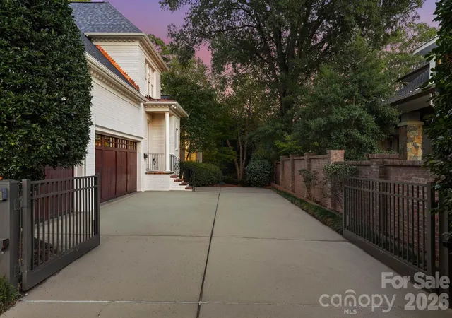 Photo 4 of Single family home for sale at 2419 Overhill Rd, Charlotte, NC 28211 | MLS# 4430502 | Listing updated on 2026-10-06