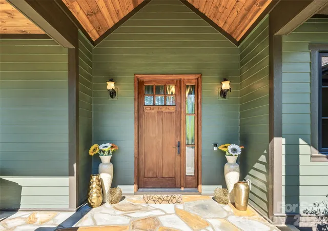 Photo 2 of Single family home for sale at 50 Hallett Ct, Asheville, NC 28803 | MLS# 4430504 | Listing updated on 2026-10-09