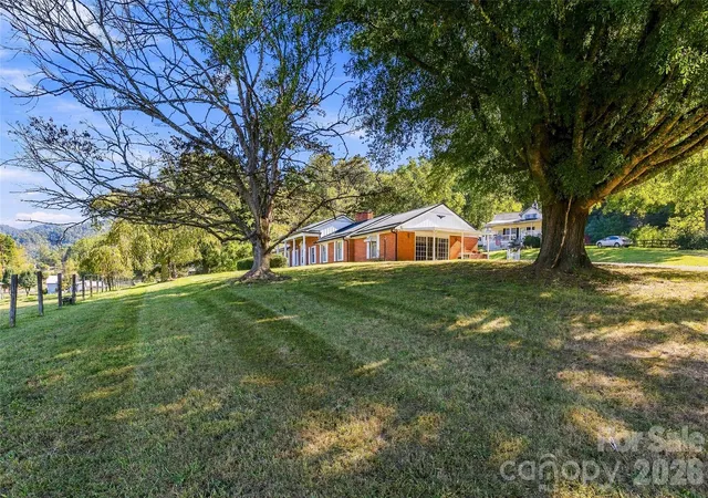 Photo 3 of Single family home for sale at 5810 US 23 Hwy, Mars Hill, NC 28754 | MLS# 4430509 | Listing updated on 2026-10-06