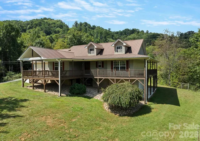 Single family home for sale at 170 Yates Cvs Rd, Waynesville, NC 28785 | MLS# 4430510