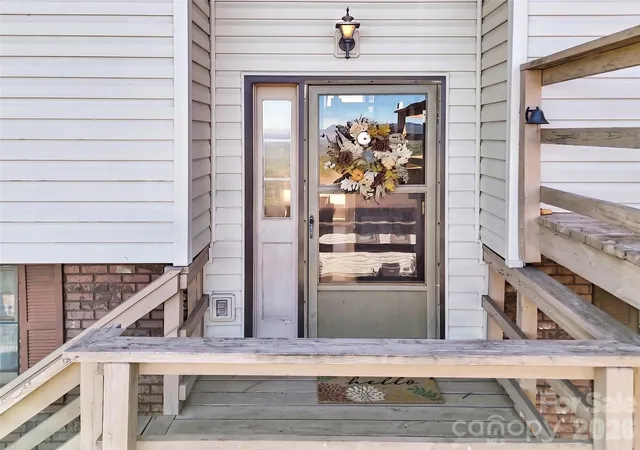 Photo 3 of Single family home for sale at 110 Atari Rd, Waynesville, NC 28786 | MLS# 4430512 | Listing updated on 2026-10-02
