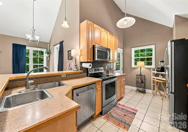 Photo 4 of Single family home for sale at 8 Maltese Ln, Weaverville, NC 28787 | MLS# 4430513 | Listing updated on 2026-10-06