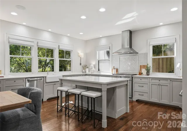 Photo 3 of Single family home for sale at 3532 Windsor Dr, Charlotte, NC 28209 | MLS# 4430516 | Listing updated on 2026-10-20