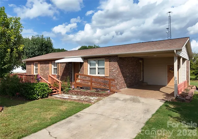 Photo 1 of Single family home for sale at 108 Brittain Dr, Morganton, NC 28655 | MLS# 4430518 | Listing updated on 2026-10-02