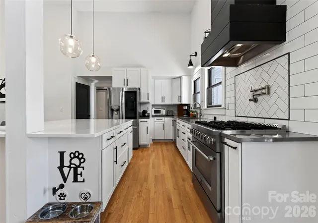 Photo 4 of Single family home for sale at 5 Inglewood Rd, Asheville, NC 28804 | MLS# 4430520 | Listing updated on 2026-10-07