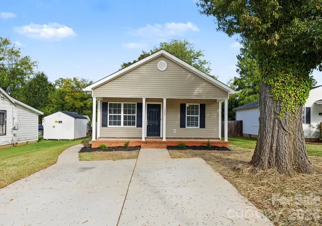 Photo 1 of Single family home for sale at 1334 Flint Hl St, Rock Hill, SC 29730 | MLS# 4430521 | Listing updated on 2026-10-08