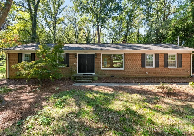 Photo 1 of Single family home for sale at 1817 Balfour Ln, Charlotte, NC 28216 | MLS# 4430522 | Listing updated on 2026-10-23