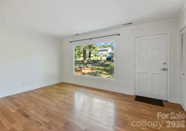 Photo 4 of Single family home for sale at 1817 Balfour Ln, Charlotte, NC 28216 | MLS# 4430522 | Listing updated on 2026-10-23