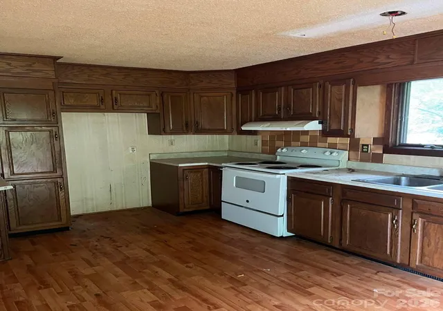 Photo 3 of Single family home for sale at 79 Starnes Cvs Rd, Asheville, NC 28806 | MLS# 4430523 | Listing updated on 2026-10-05