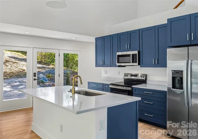 Photo 4 of Single family home for sale at 210 Overlook Ln, Marshall, NC 28753 | MLS# 4430526 | Listing updated on 2026-10-03