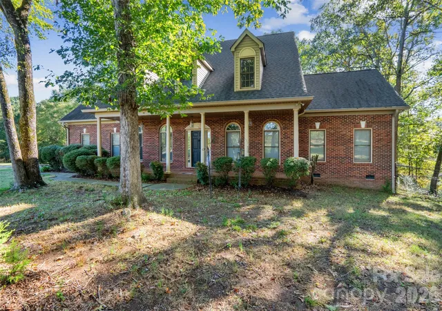 Photo 3 of Single family home for sale at 6010 River Run Dr, Marshville, NC 28103 | MLS# 4430533 | Listing updated on 2026-10-16