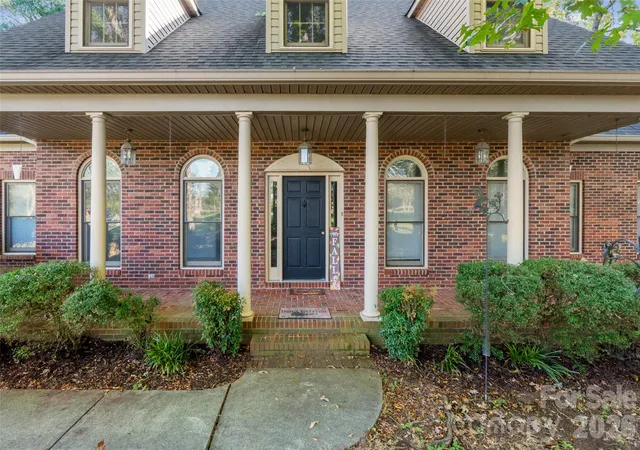 Photo 3 of Single family home for sale at 6010 River Run Dr, Marshville, NC 28103 | MLS# 4430533 | Listing updated on 2026-10-16