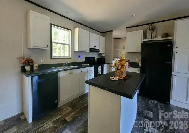 Photo 4 of Single family home for sale at 222 Gravel Hl Ct, Taylorsville, NC 28681 | MLS# 4430534 | Listing updated on 2026-10-26