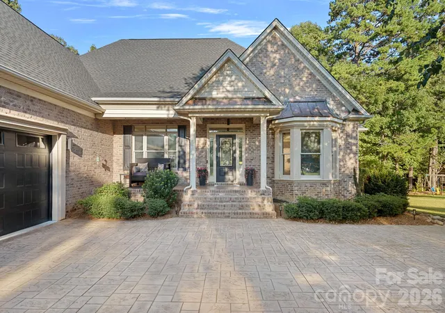 Photo 39 of Single family home for sale at 2504 Stoneview Ct, Denver, NC 28037 | MLS# 4430541 | Listing updated on 2026-10-08