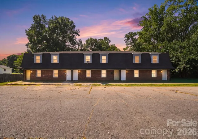 Photo 2 of Multi family home for sale at 402 S Ashe Ave, Newton, NC 28658 | MLS# 4430547 | Listing updated on 2026-10-05