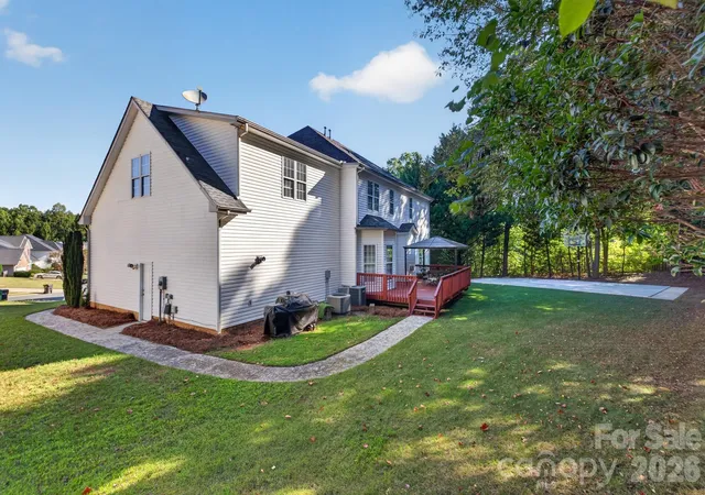 Photo 4 of Single family home for sale at 2502 Sandy Ridge Ln, Matthews, NC 28105 | MLS# 4430552 | Listing updated on 2026-10-03