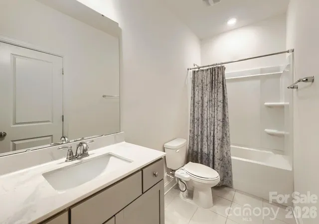 Photo 4 of Townhouse for sale at 10315 Glenmere Crk Cir, Charlotte, NC 28262 | MLS# 4430557 | Listing updated on 2026-10-15