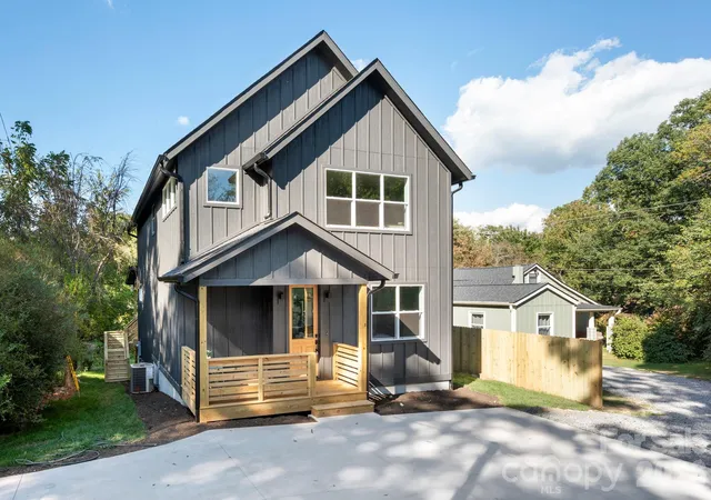 Photo 2 of Single family home for sale at 50 Byrd Rd, Black Mountain, NC 28711 | MLS# 4430558 | Listing updated on 2026-10-08
