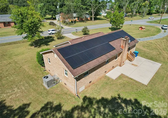 Photo 3 of Single family home for sale at 5560 Roberta Rd, Harrisburg, NC 28075 | MLS# 4430560 | Listing updated on 2026-10-06