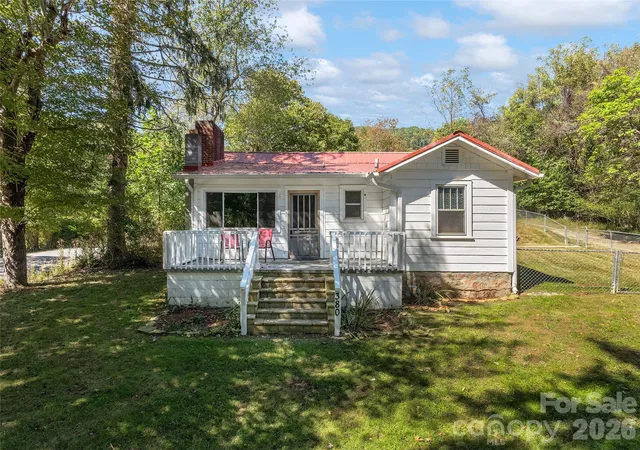 Photo 1 of Single family home for sale at 380 S Morgan Branch Rd, Candler, NC 28715 | MLS# 4430563 | Listing updated on 2026-10-03