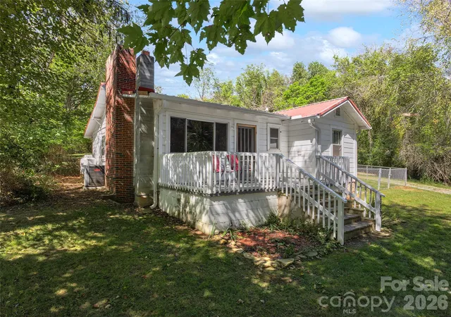 Photo 2 of Single family home for sale at 380 S Morgan Branch Rd, Candler, NC 28715 | MLS# 4430563 | Listing updated on 2026-10-03