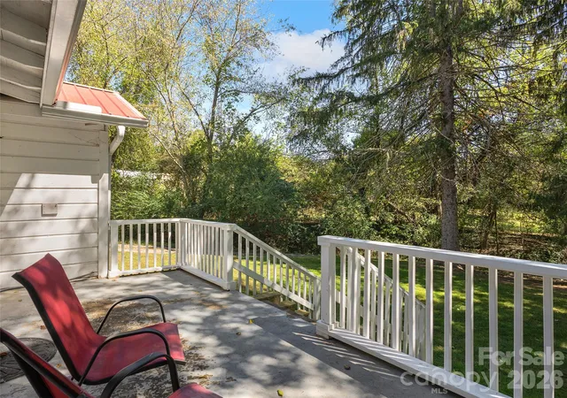 Photo 3 of Single family home for sale at 380 S Morgan Branch Rd, Candler, NC 28715 | MLS# 4430563 | Listing updated on 2026-10-03