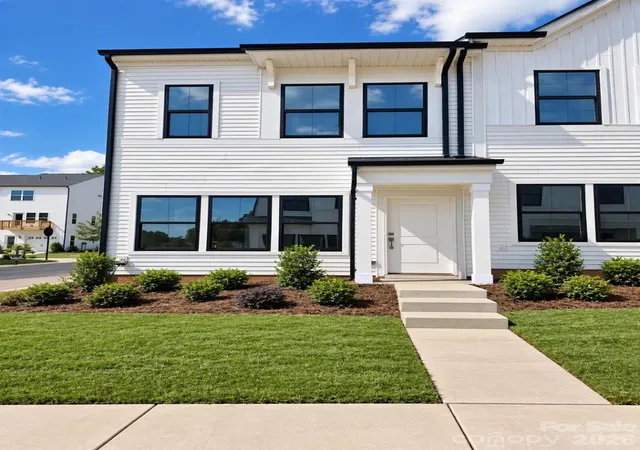 Townhouse for sale at 6604 Harlech St, Charlotte, NC 28269 | MLS# 4430568