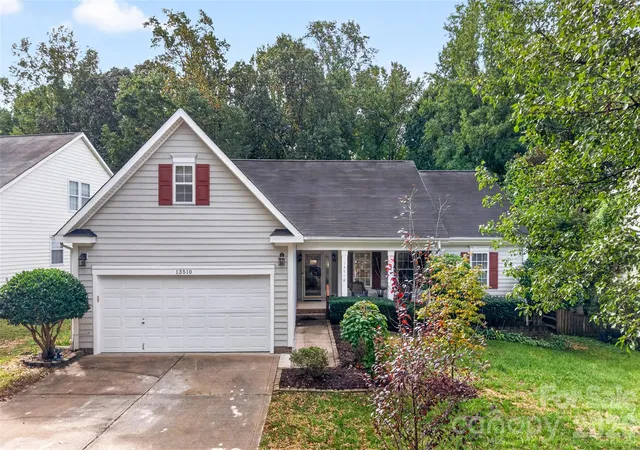 Photo 1 of Single family home for sale at 13510 Damson Dr, Huntersville, NC 28078 | MLS# 4430576 | Listing updated on 2026-10-25