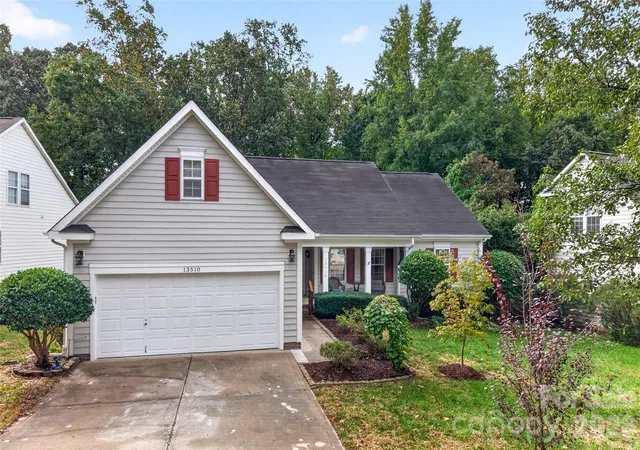 Photo 1 of Single family home for sale at 13510 Damson Dr, Huntersville, NC 28078 | MLS# 4430576 | Listing updated on 2026-10-25