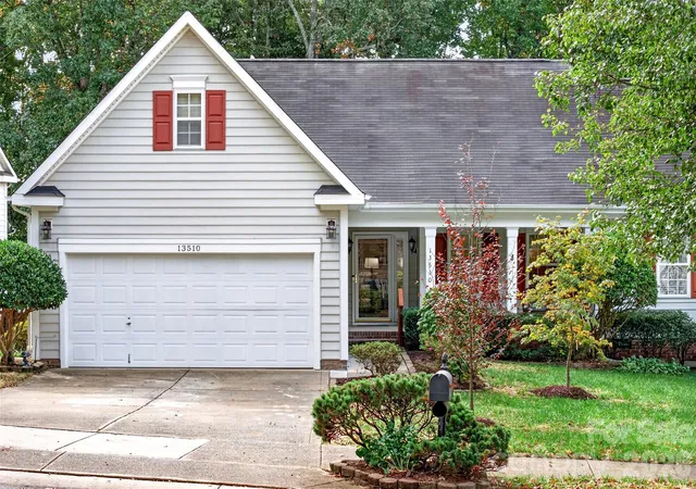 Photo 3 of Single family home for sale at 13510 Damson Dr, Huntersville, NC 28078 | MLS# 4430576 | Listing updated on 2026-10-25