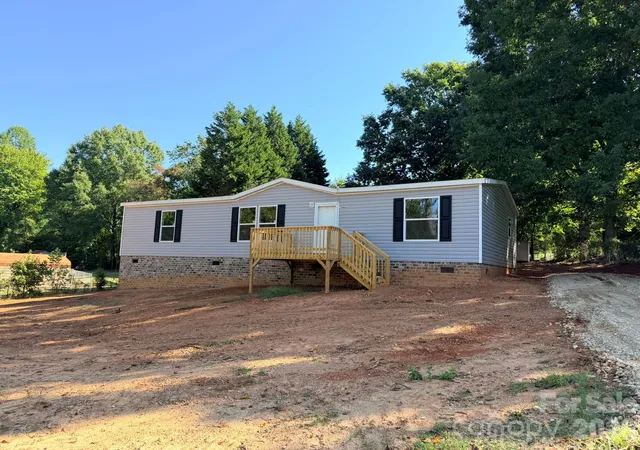 Photo 2 of Single family home for sale at 1066 Gold Mine Dr, Catawba, NC 28609 | MLS# 4430584 | Listing updated on 2026-10-03