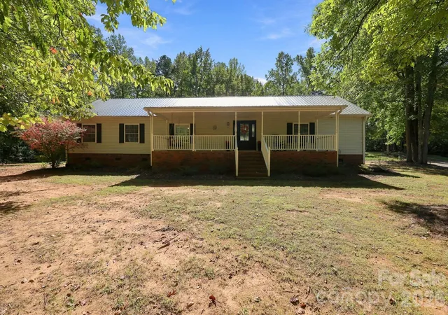 Photo 2 of Single family home for sale at 499 Sandy Crk Ln, Lexington, NC 27295 | MLS# 4430585 | Listing updated on 2026-10-02
