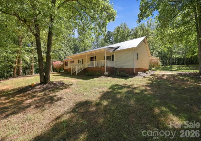 Photo 3 of Single family home for sale at 499 Sandy Crk Ln, Lexington, NC 27295 | MLS# 4430585 | Listing updated on 2026-10-02
