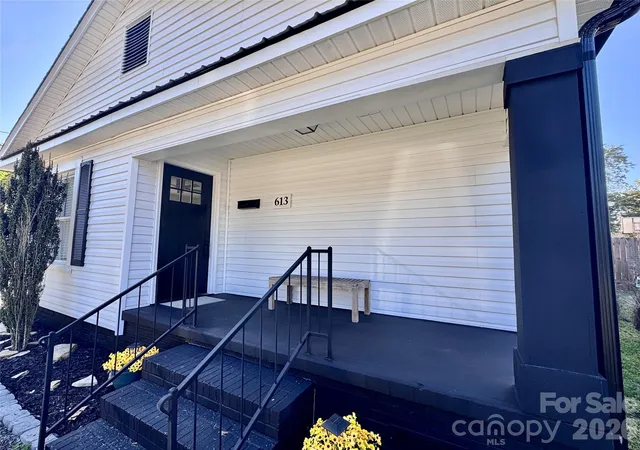 Photo 2 of Single family home for sale at 613 Gum St, Mooresville, NC 28115 | MLS# 4430590 | Listing updated on 2026-10-07
