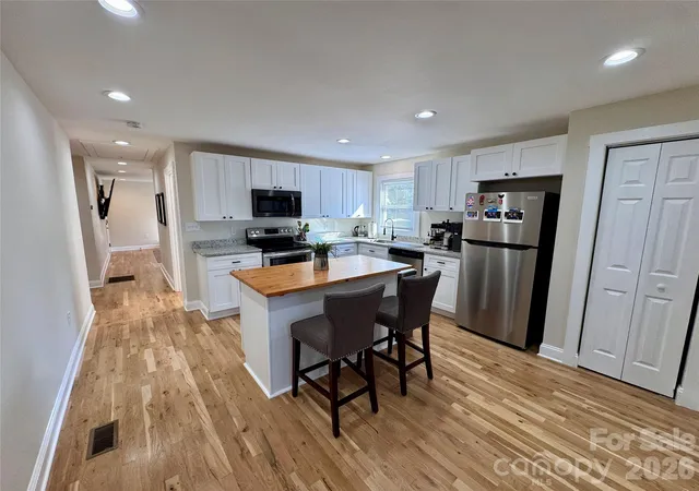 Photo 3 of Single family home for sale at 613 Gum St, Mooresville, NC 28115 | MLS# 4430590 | Listing updated on 2026-10-07