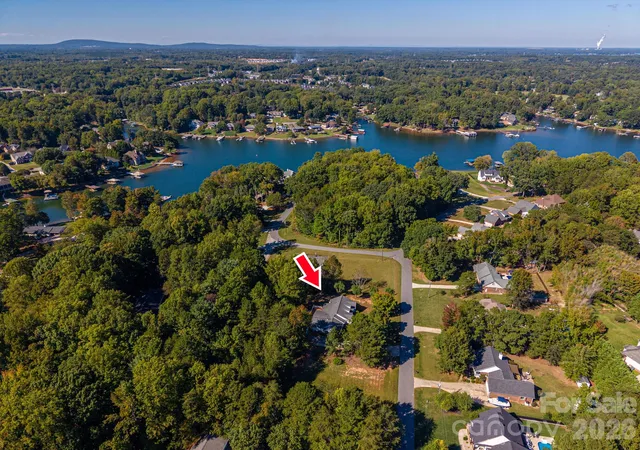 Photo 3 of Single family home for sale at 2545 Les Ln, Denver, NC 28037 | MLS# 4430593 | Listing updated on 2026-10-11