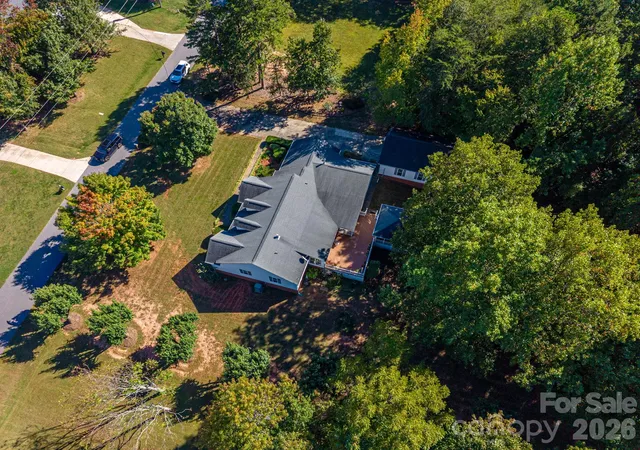 Photo 3 of Single family home for sale at 2545 Les Ln, Denver, NC 28037 | MLS# 4430593 | Listing updated on 2026-10-11