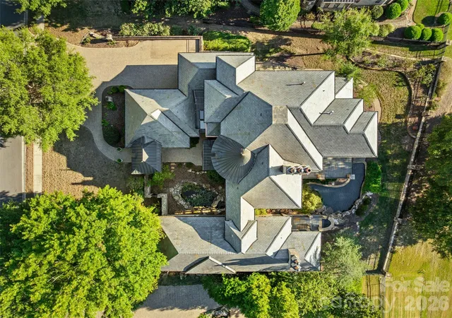 Photo 2 of Mansion for sale at 408 Oakmont Ln, Waxhaw, NC 28173 | MLS# 4430595 | Listing updated on 2026-10-03