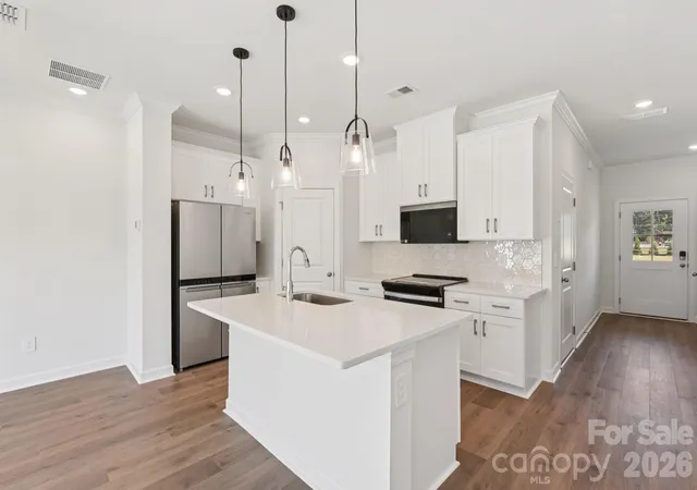 Photo 3 of Townhouse for sale at 476 Markridge Loop, Fort Mill, SC 29708 | MLS# 4430596 | Listing updated on 2026-10-01