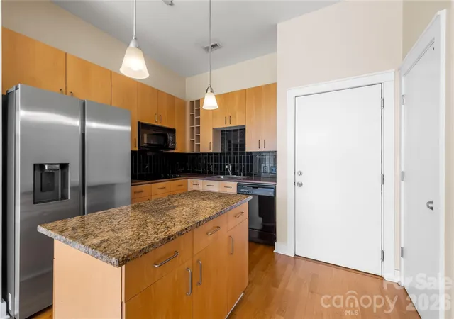 Photo 3 of Condo for sale at 708 N Davidson St, Charlotte, NC 28202 | MLS# 4430598 | Listing updated on 2026-10-03
