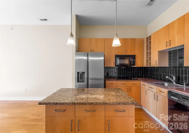 Photo 4 of Condo for sale at 708 N Davidson St, Charlotte, NC 28202 | MLS# 4430598 | Listing updated on 2026-10-03