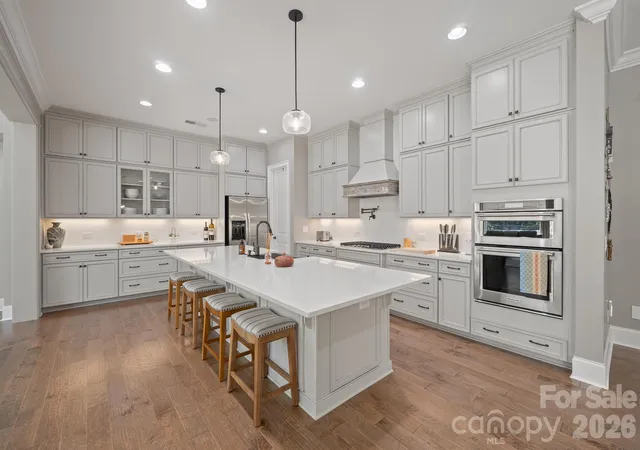 Photo 4 of Single family home for sale at 525 Vintage Crk Dr, Matthews, NC 28104 | MLS# 4430599 | Listing updated on 2026-10-04
