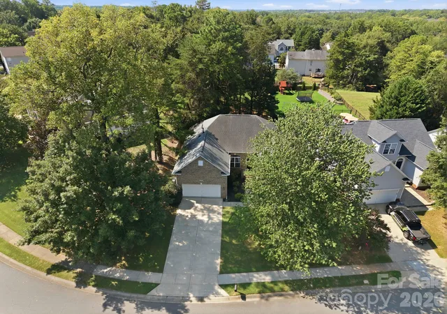 Photo 4 of Single family home for sale at 12022 Harmon Ln, Pineville, NC 28134 | MLS# 4430625 | Listing updated on 2026-10-02
