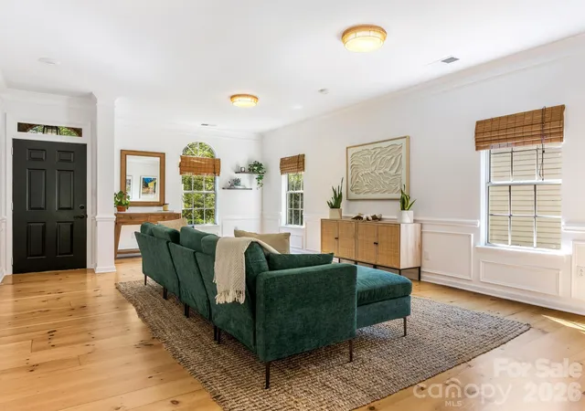 Photo 3 of Single family home for sale at 4415 Highcroft Ln, Charlotte, NC 28269 | MLS# 4430634 | Listing updated on 2026-10-04