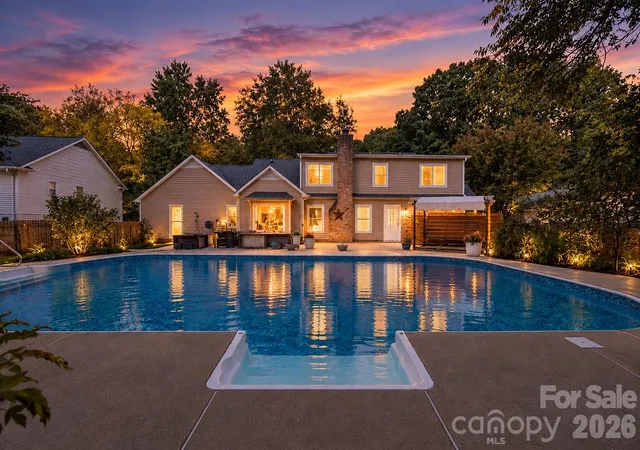 Photo 1 of Single family home for sale at 9423 Whitethorn Dr, Charlotte, NC 28277 | MLS# 4430638 | Listing updated on 2026-10-06