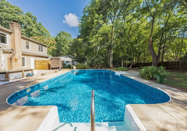 Photo 3 of Single family home for sale at 9423 Whitethorn Dr, Charlotte, NC 28277 | MLS# 4430638 | Listing updated on 2026-10-06