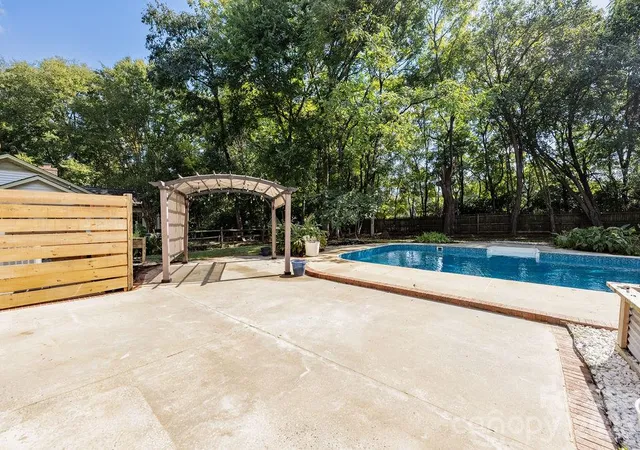 Photo 3 of Single family home for sale at 9423 Whitethorn Dr, Charlotte, NC 28277 | MLS# 4430638 | Listing updated on 2026-10-06