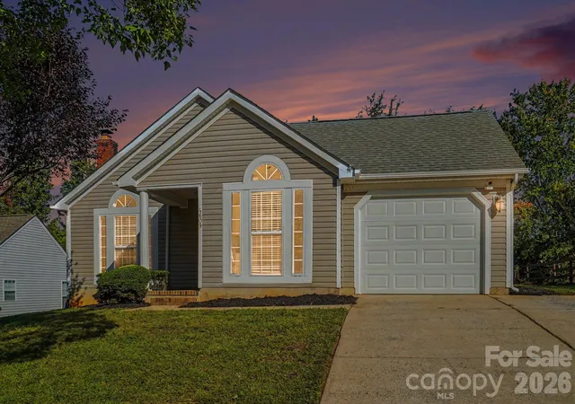 Photo 1 of Single family home for sale at 4609 Avalon Forest Ln, Charlotte, NC 28269 | MLS# 4430650 | Listing updated on 2026-10-06