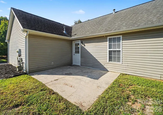 Photo 22 of Single family home for sale at 4609 Avalon Forest Ln, Charlotte, NC 28269 | MLS# 4430650 | Listing updated on 2026-10-06