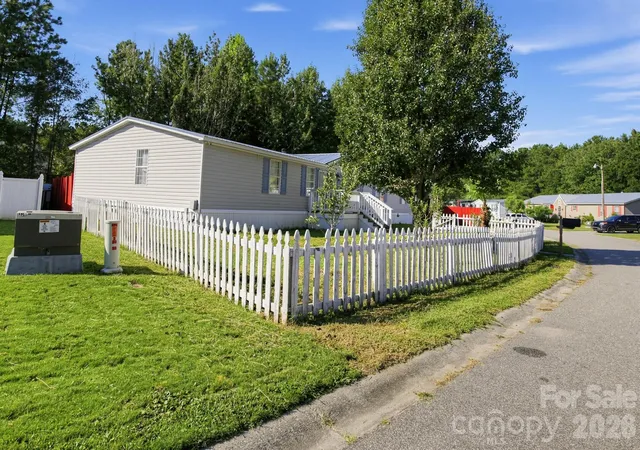 Photo 2 of Single family home for sale at 8187 Woodland Dr, Myrtle Beach, SC 29588 | MLS# 4430652 | Listing updated on 2026-10-27